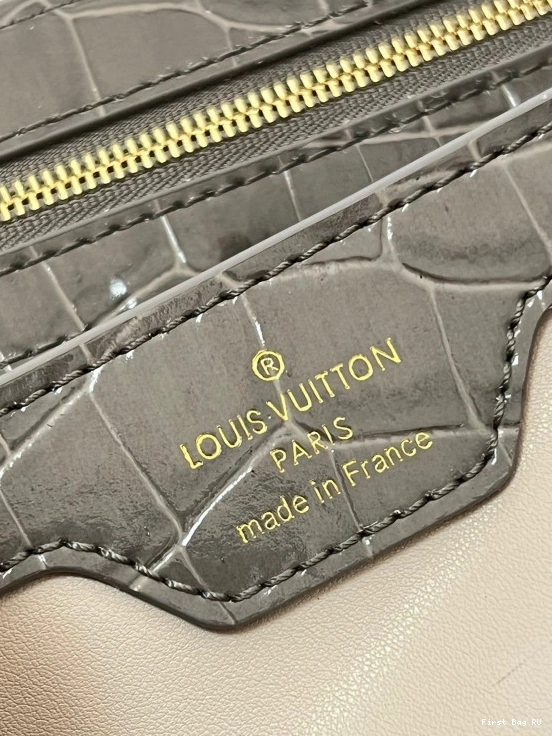 First bag ru BB LOUIS CAPUCINES VUITTON 0716